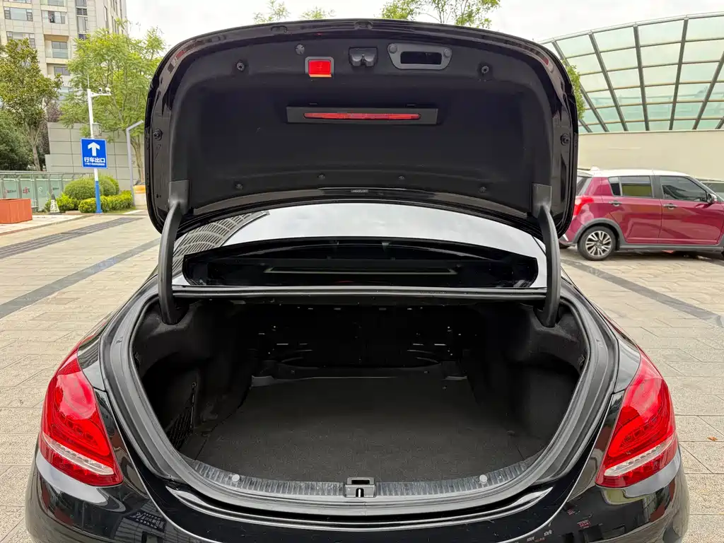 Mercedes-Benz C-Class — миниатюра 40