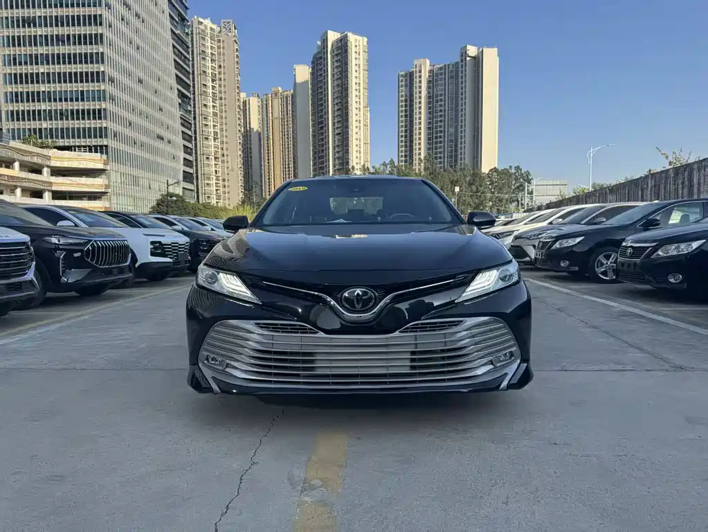 TOYOTA CAMRY