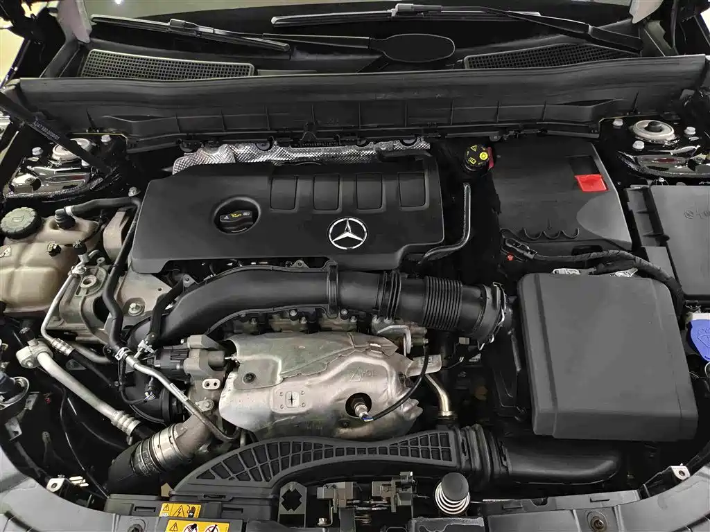 Mercedes-Benz GLB — миниатюра 12