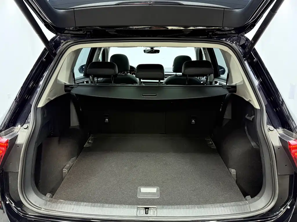 Volkswagen Tiguan L — миниатюра 15