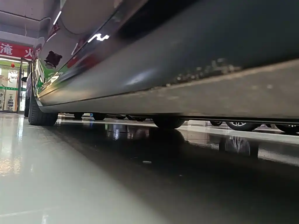 Tesla Model 3 — миниатюра 21