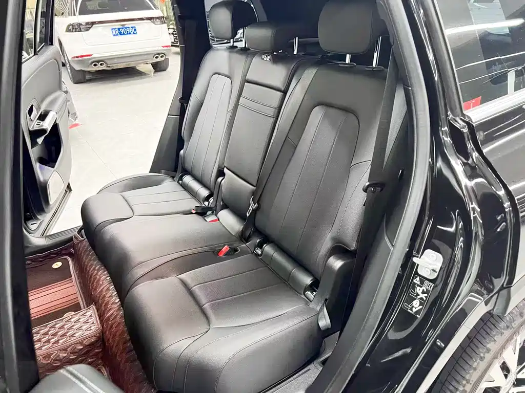 Mercedes-Benz GLB — миниатюра 13