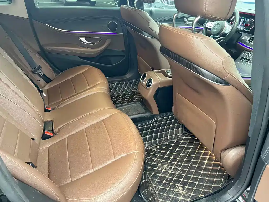 Mercedes-Benz E-Class — миниатюра 6