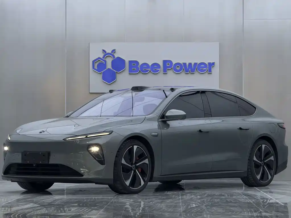 NIO ET7