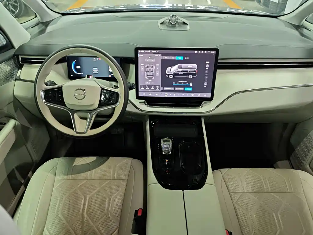 Volvo EM90 — миниатюра 5