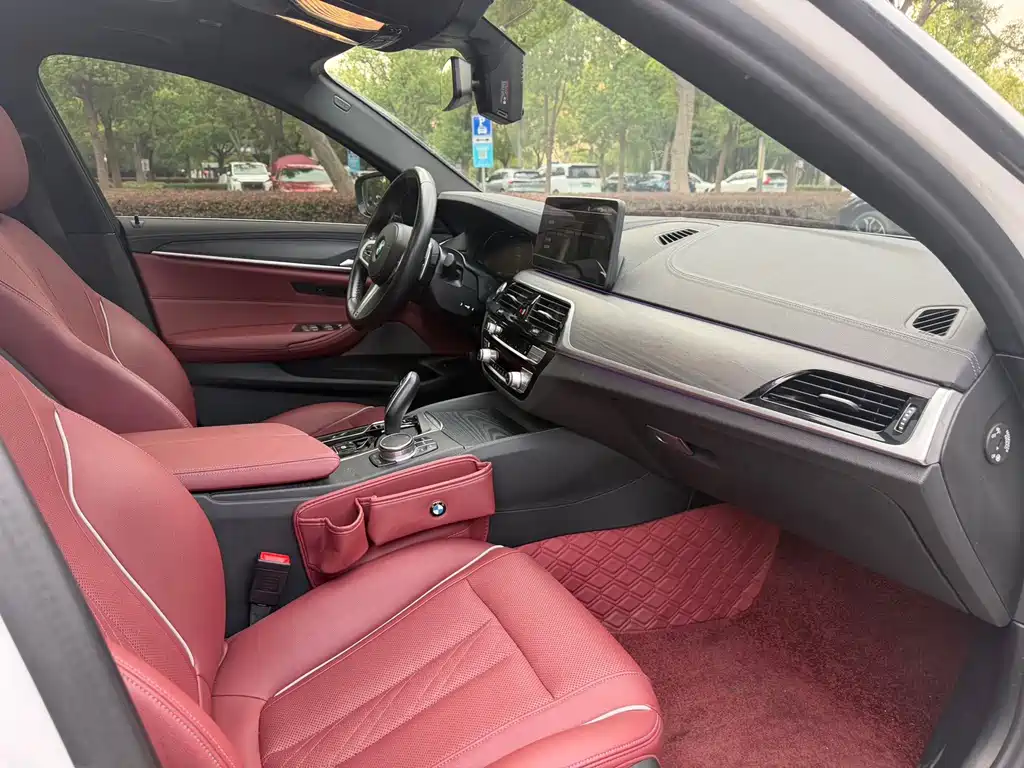 BMW 5 Series — миниатюра 18