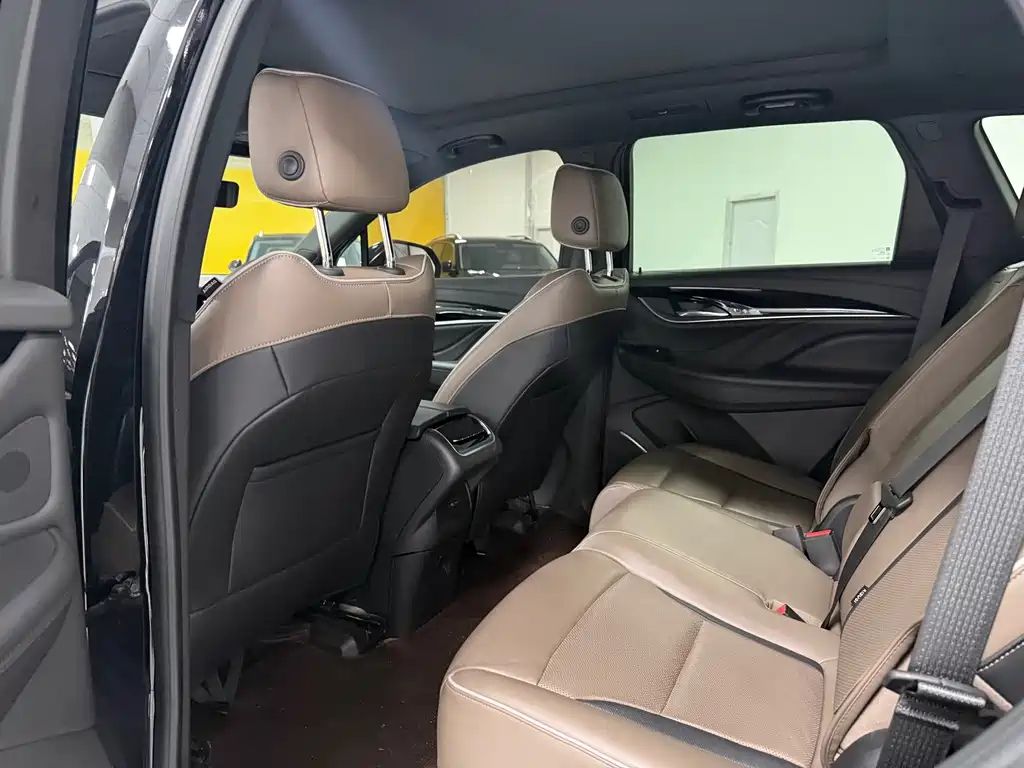 Buick Enclave 2022 652T Premium Flagship 7 мест