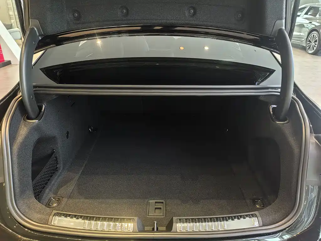 Audi A6L — миниатюра 5