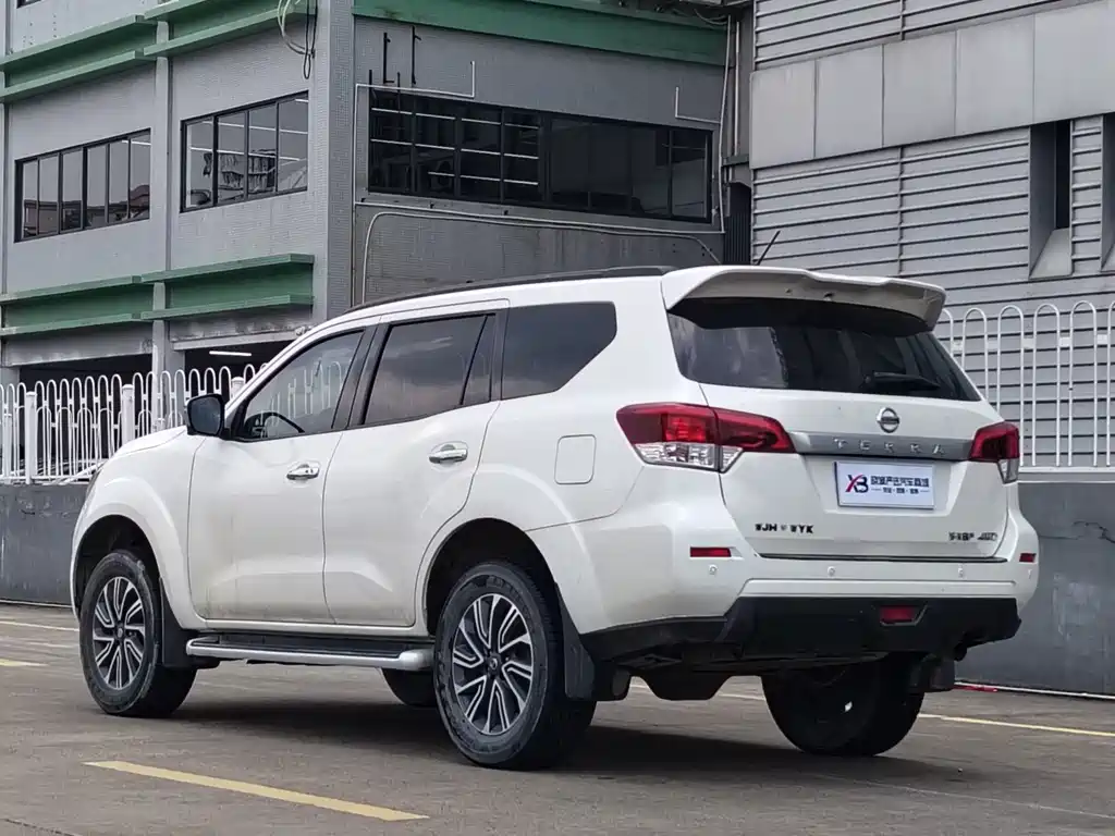 Nissan Terra — миниатюра 4