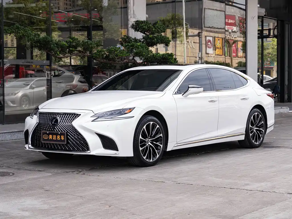 Lexus LS