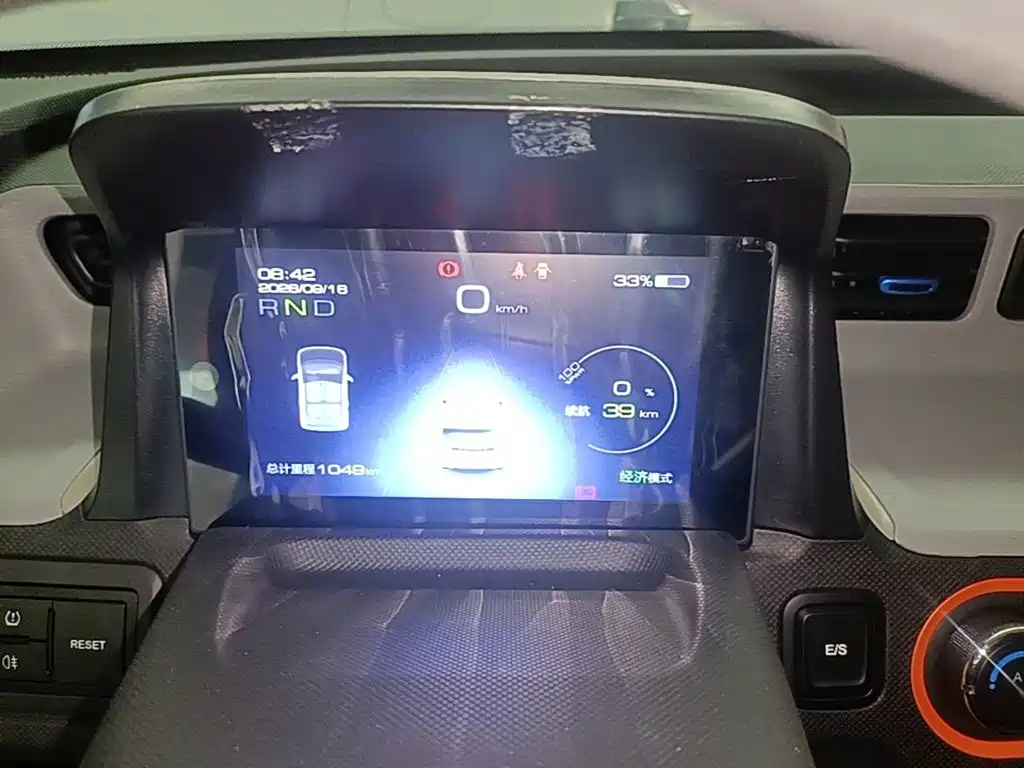 Wuling MINIEV — миниатюра 12