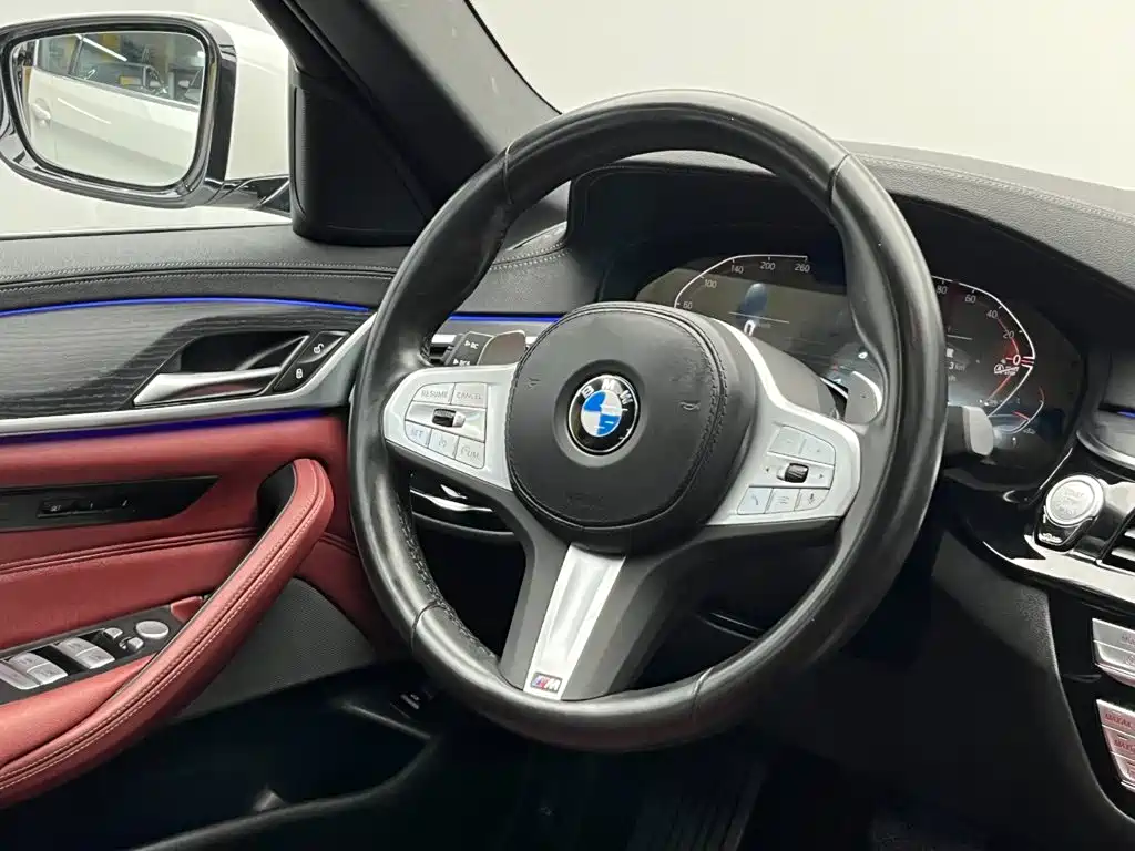 BMW 5 Series — миниатюра 17