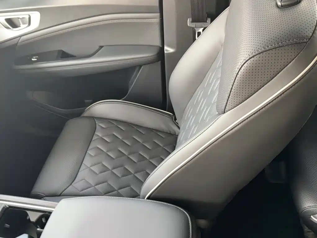 Wuling Jiachen — миниатюра 14
