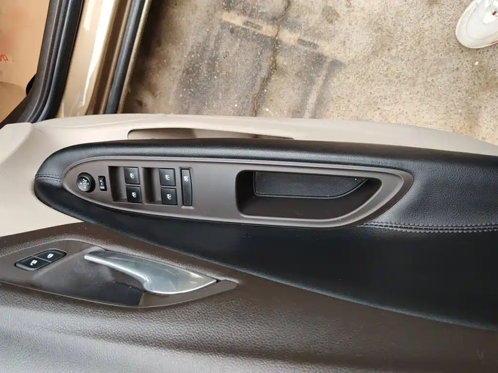 Buick Verano — миниатюра 12