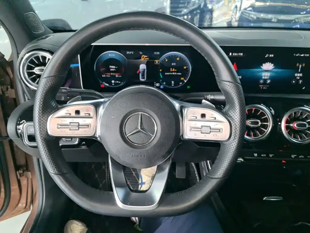Mercedes-Benz A-Class — миниатюра 11