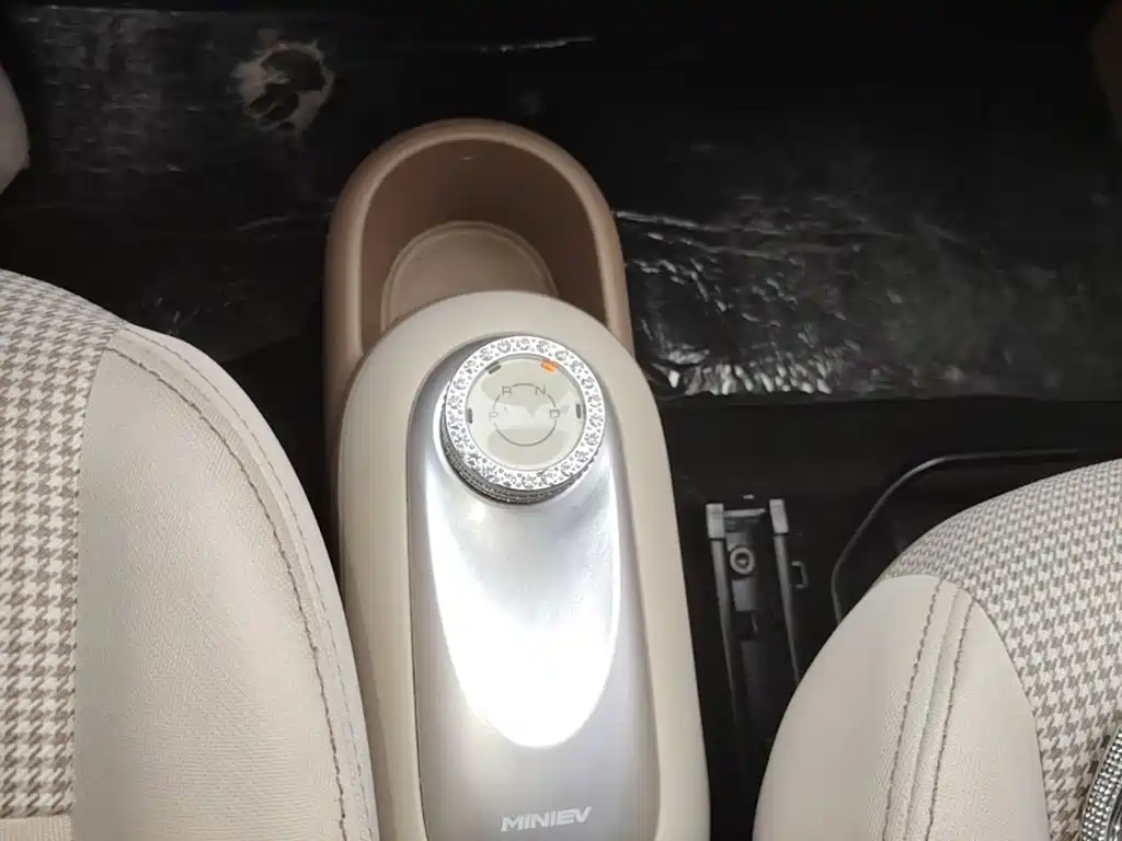 Wuling MINIEV — миниатюра 14