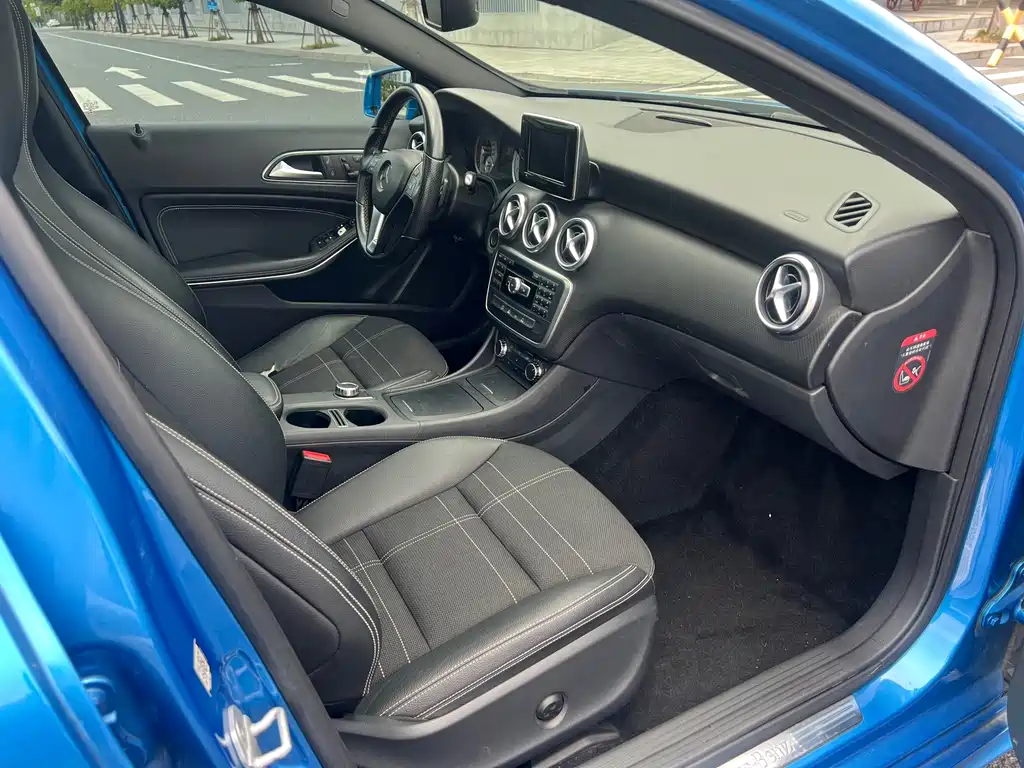 Mercedes-Benz A-Class (Import) — миниатюра 13