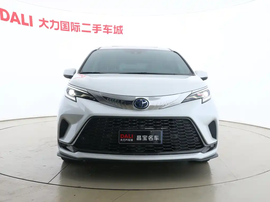 Toyota Granvia 2023 2.5L Luxury PLUS