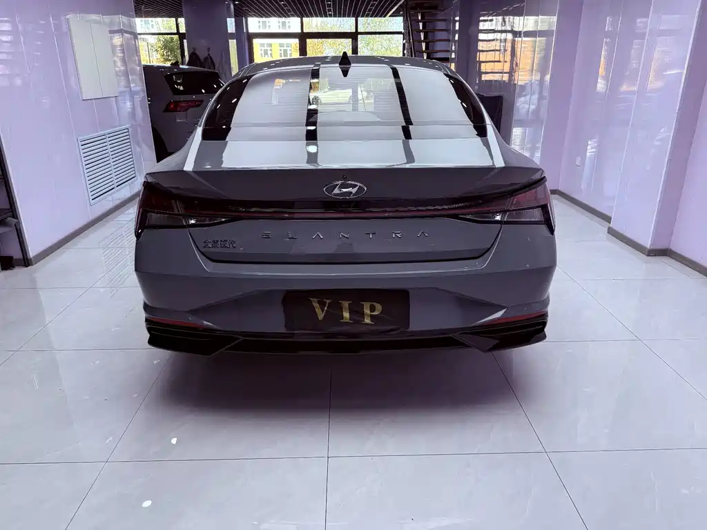 Hyundai Elantra — миниатюра 3