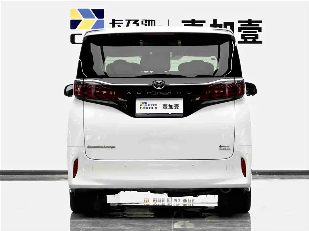 Toyota Alphard — миниатюра 5