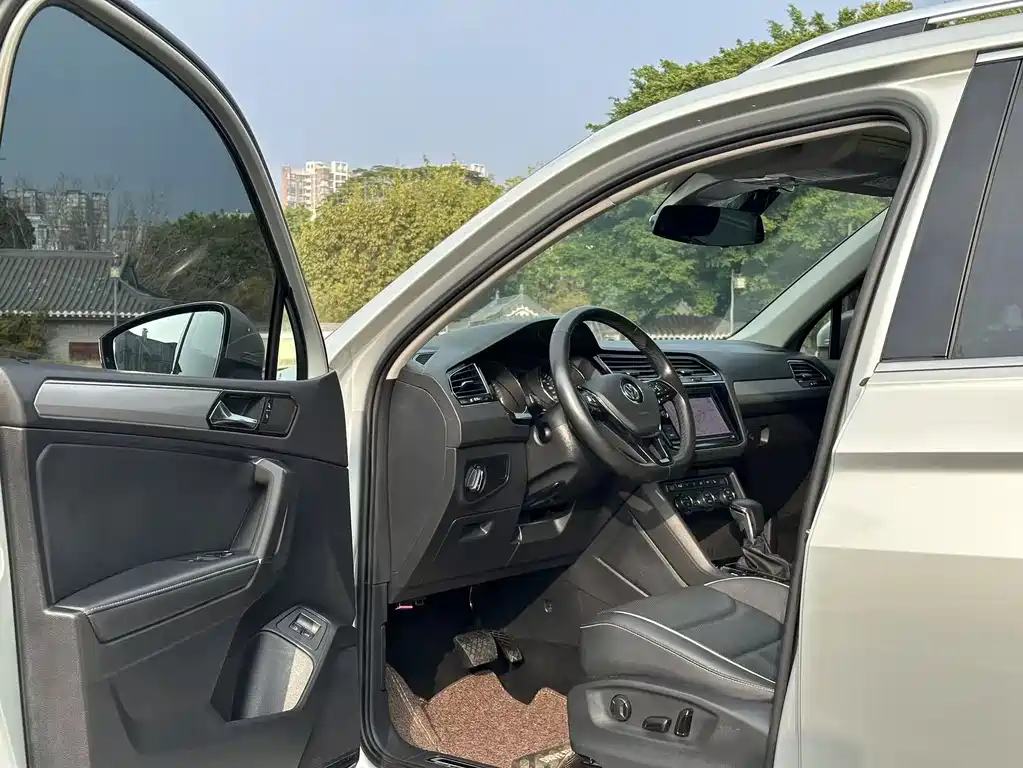 VOLKSWAGEN TIGUAN L NEW ENERGY