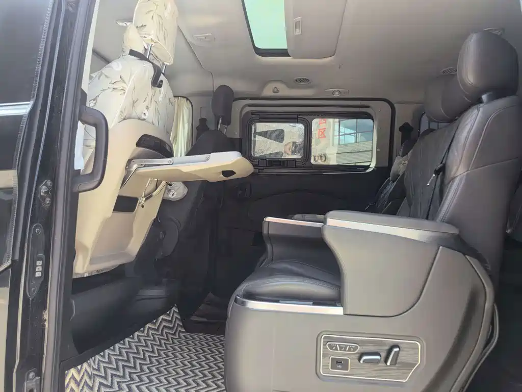 Ford Tourneo — миниатюра 9