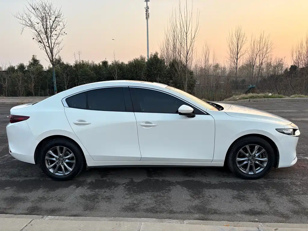 MAZDA 3 ANGKESAILA