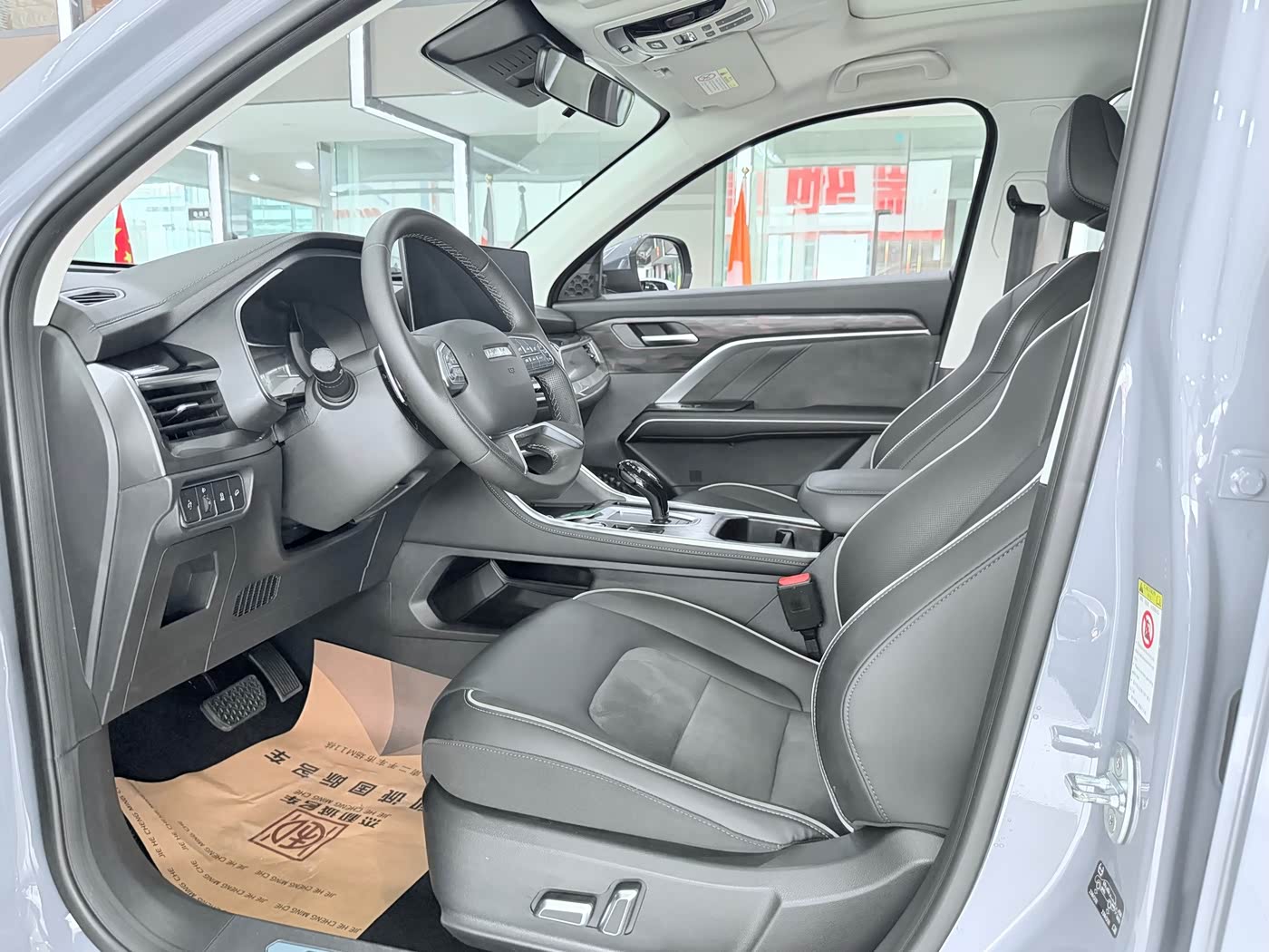 Haval Haval H6 1.5 л 2023 г. Серебристо-серый, пробег 19000 км