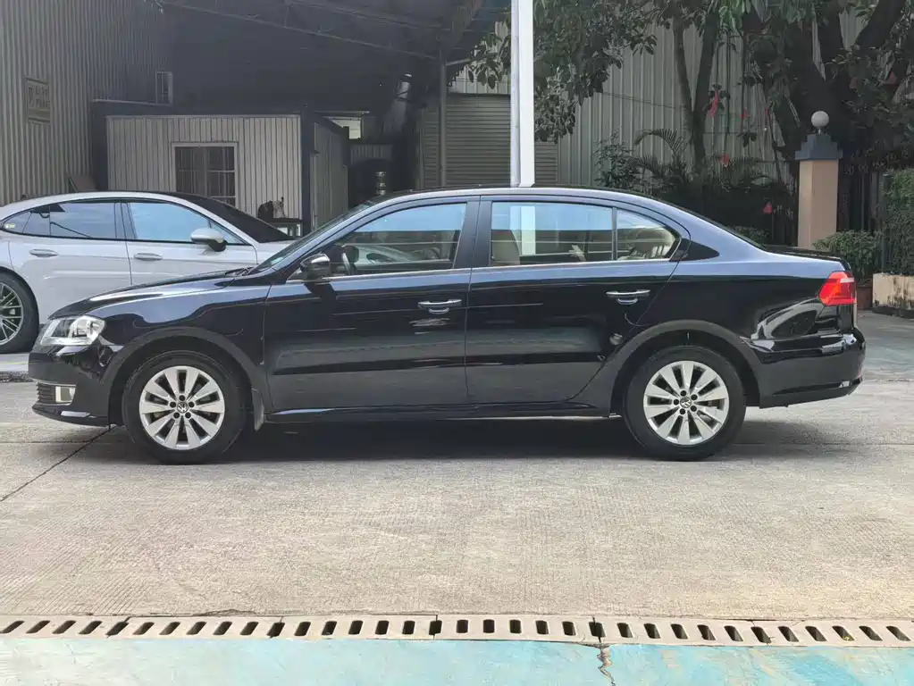 Volkswagen Lavida — миниатюра 5