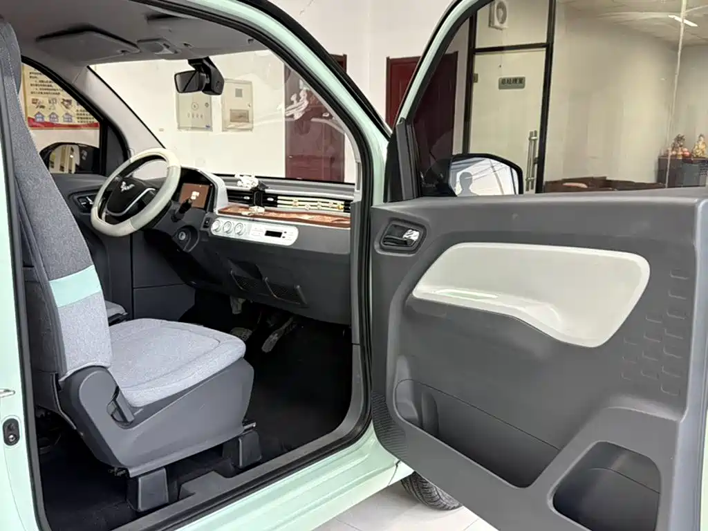 Wuling MINIEV — миниатюра 11