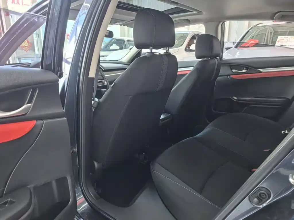 Honda Civic — миниатюра 12