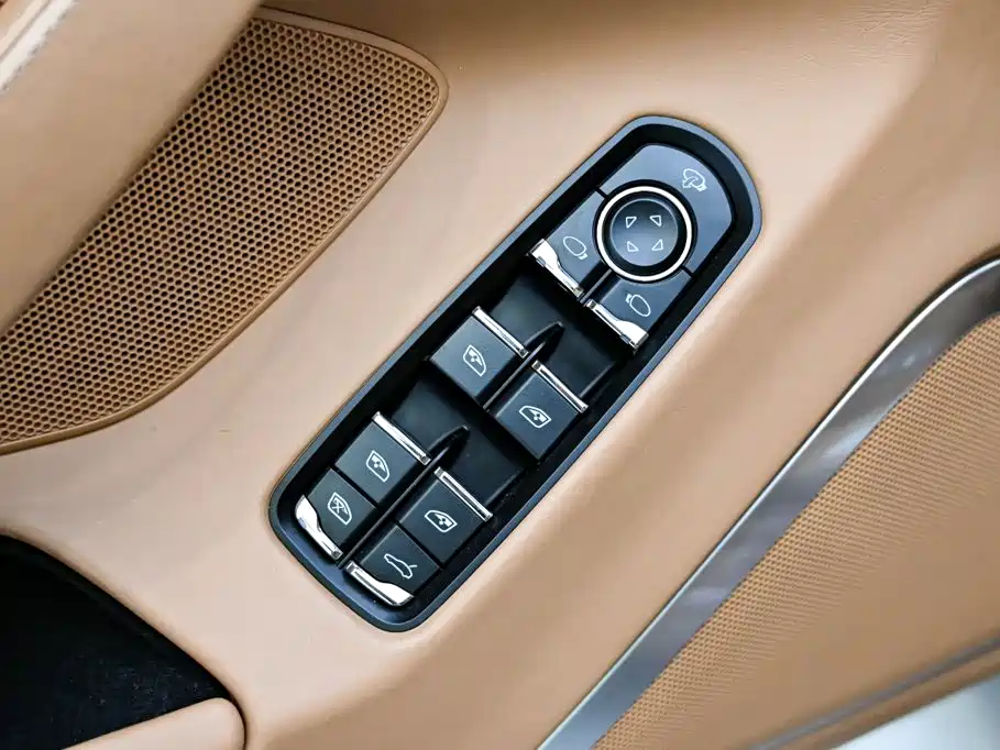 Porsche Panamera — миниатюра 16