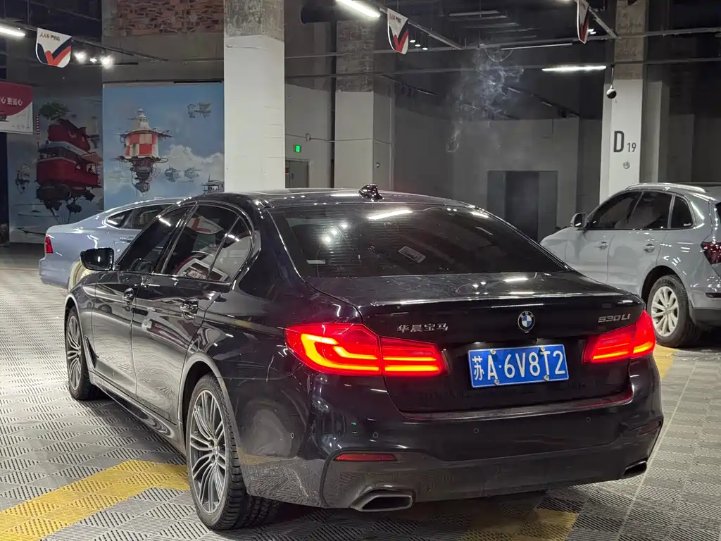 BMW 5 Series — миниатюра 4