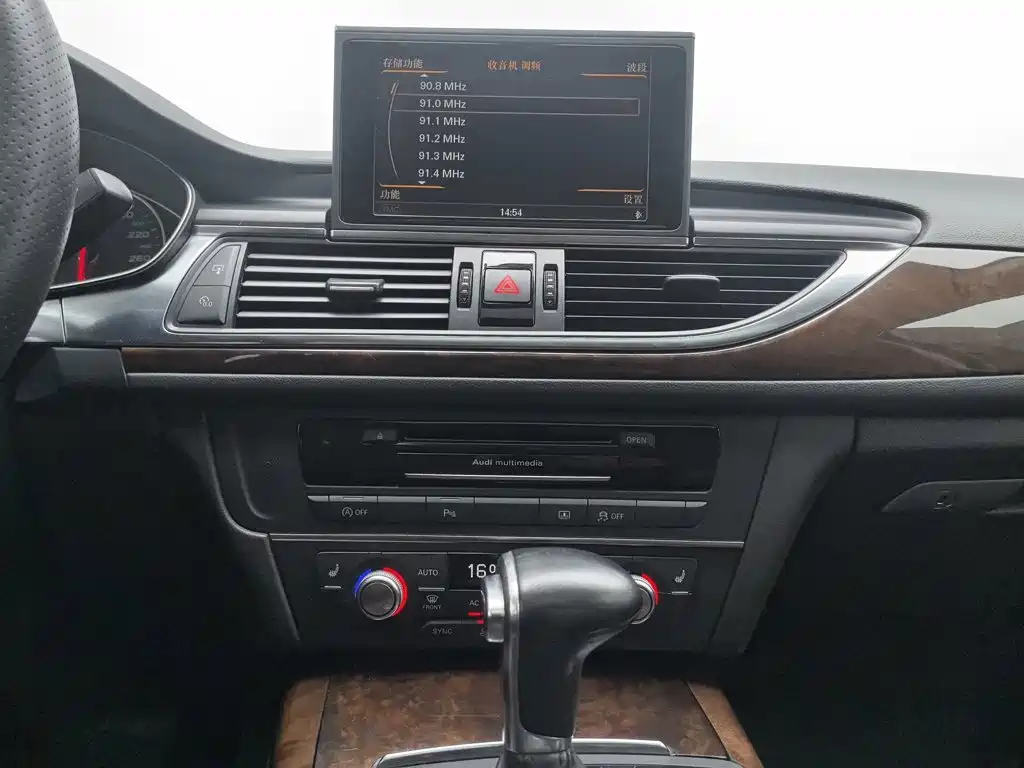 Audi A6L — миниатюра 12