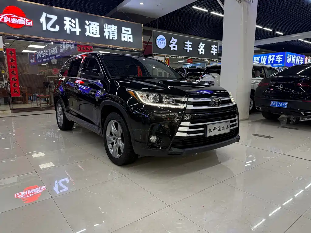 TOYOTA HIGHLANDER