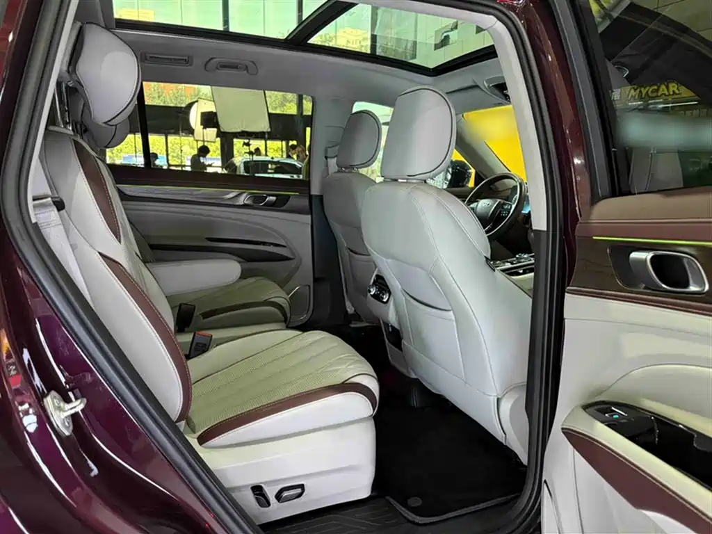Ford Equator 2021 EcoBoost 225 PLUS 7 мест（2/2/3）