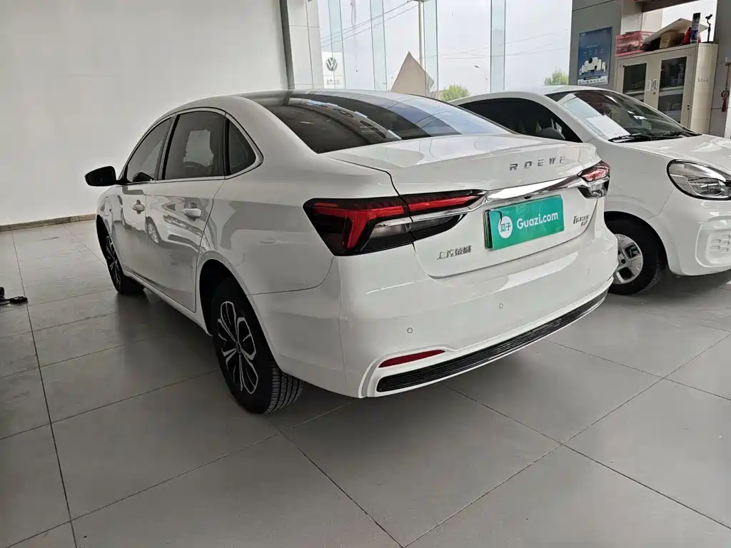 Roewe i6 MAX New Energy — миниатюра 5