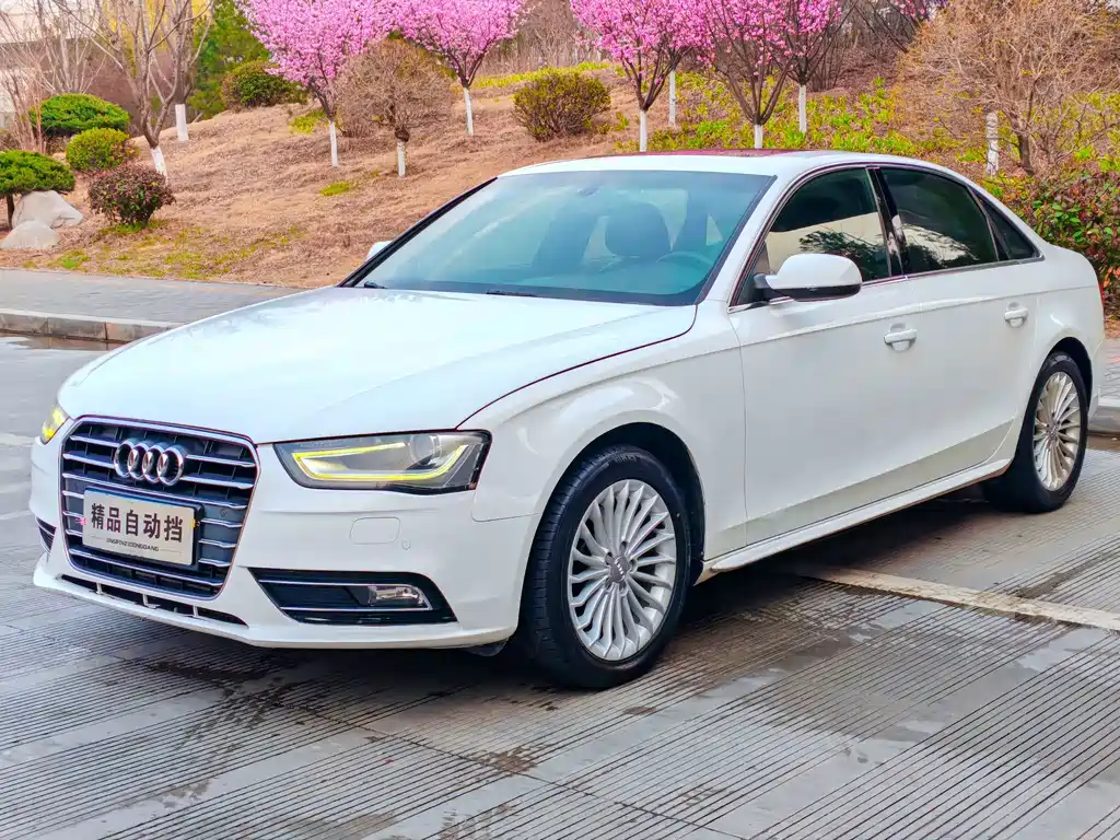 Audi A4L 2015