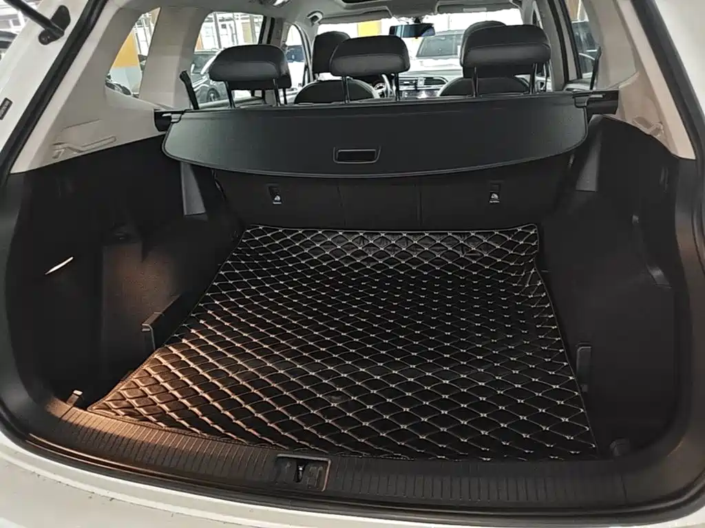 Volkswagen Tiguan L — миниатюра 19