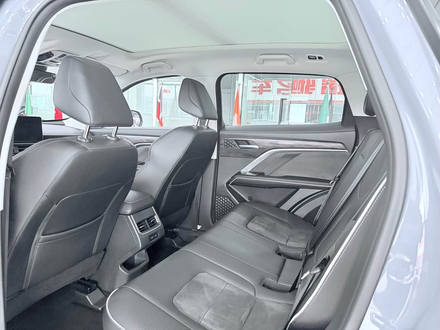 Haval Haval H6 1.5 л 2023 г. Серебристо-серый, пробег 19000 км