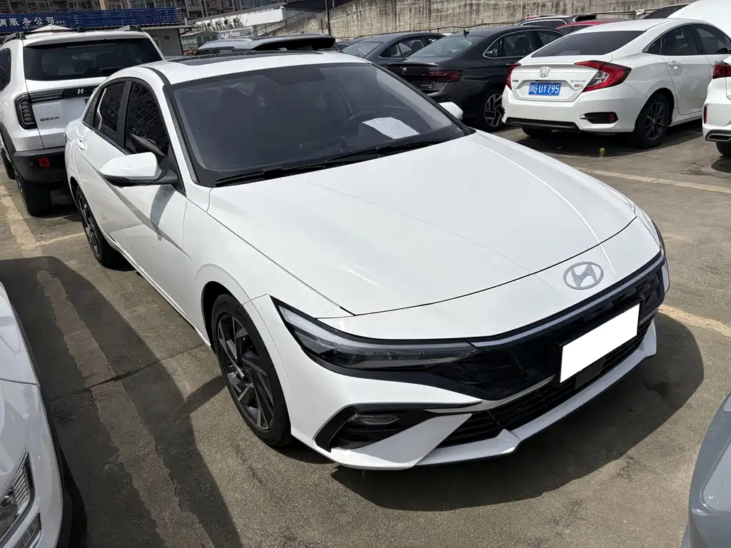 Hyundai Elantra — миниатюра 3