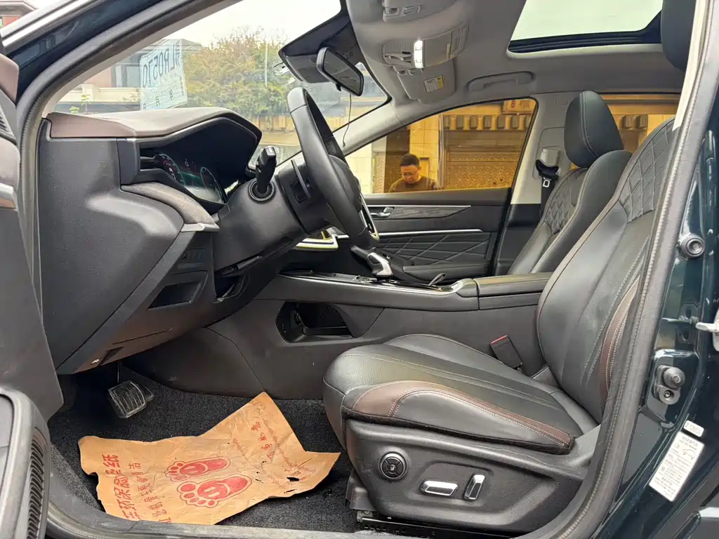 DONGFENG YI HYUN MAX