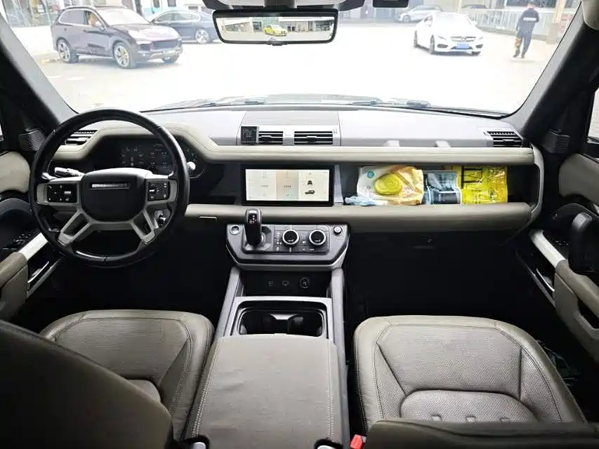 Land Rover Defender — миниатюра 13