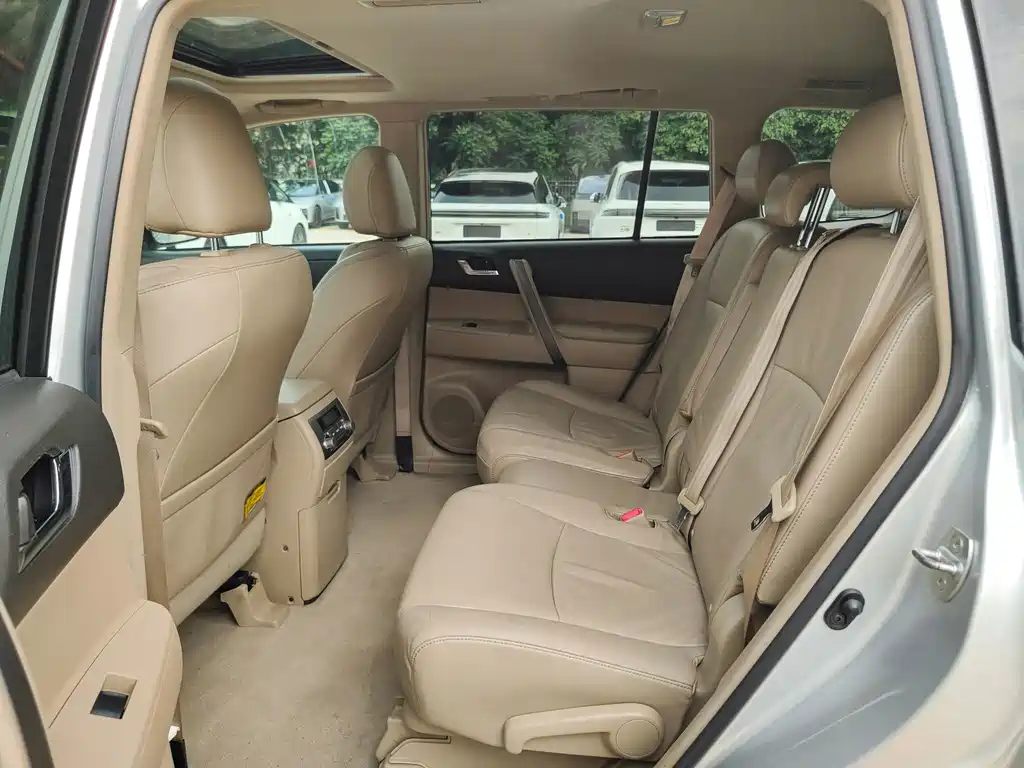 Toyota Highlander — миниатюра 9