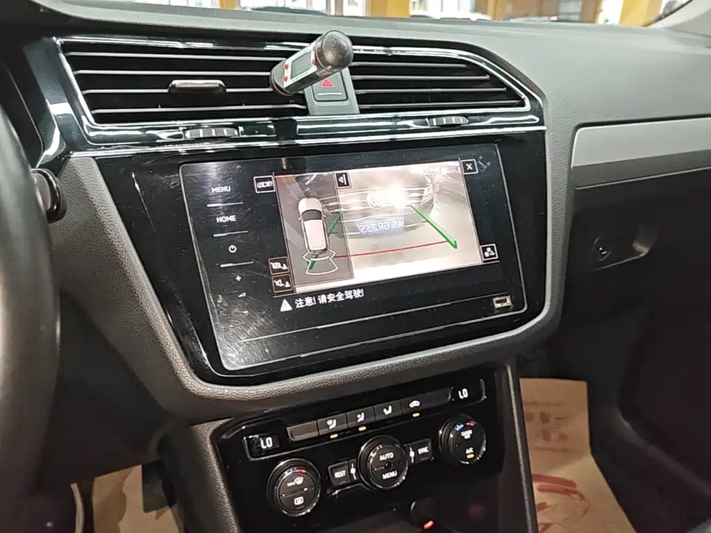 Volkswagen Tiguan L — миниатюра 13