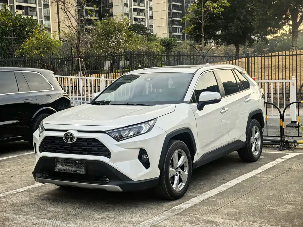 Toyota RAV4 2021