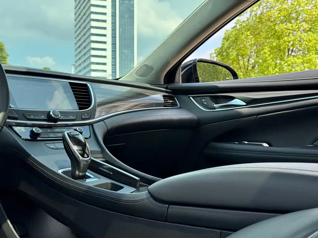 Buick LaCrosse — миниатюра 6