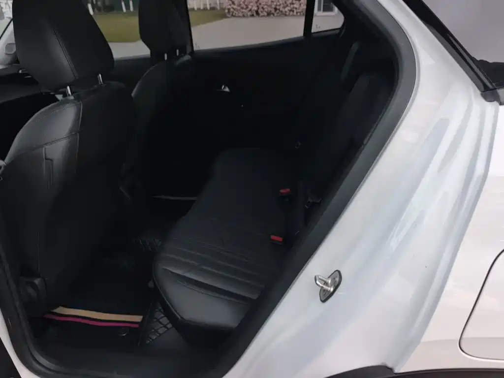 Peugeot 2008 — миниатюра 14