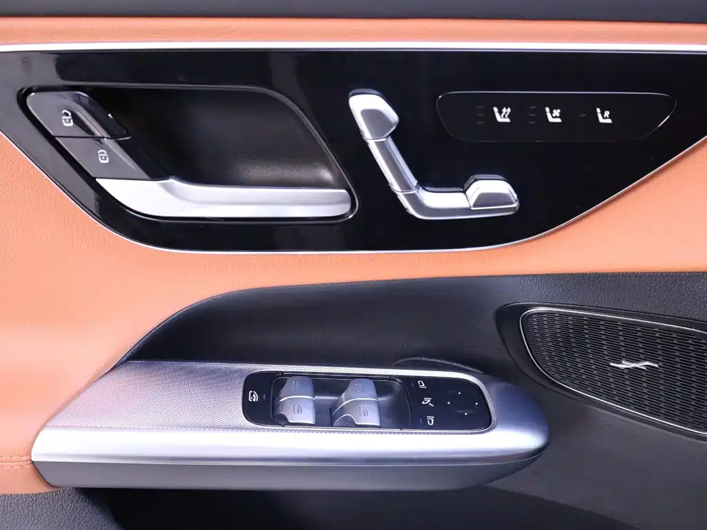 Mercedes-Benz GLC — миниатюра 17