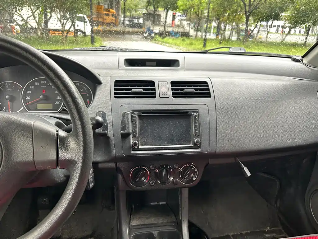 Suzuki Swift — миниатюра 11
